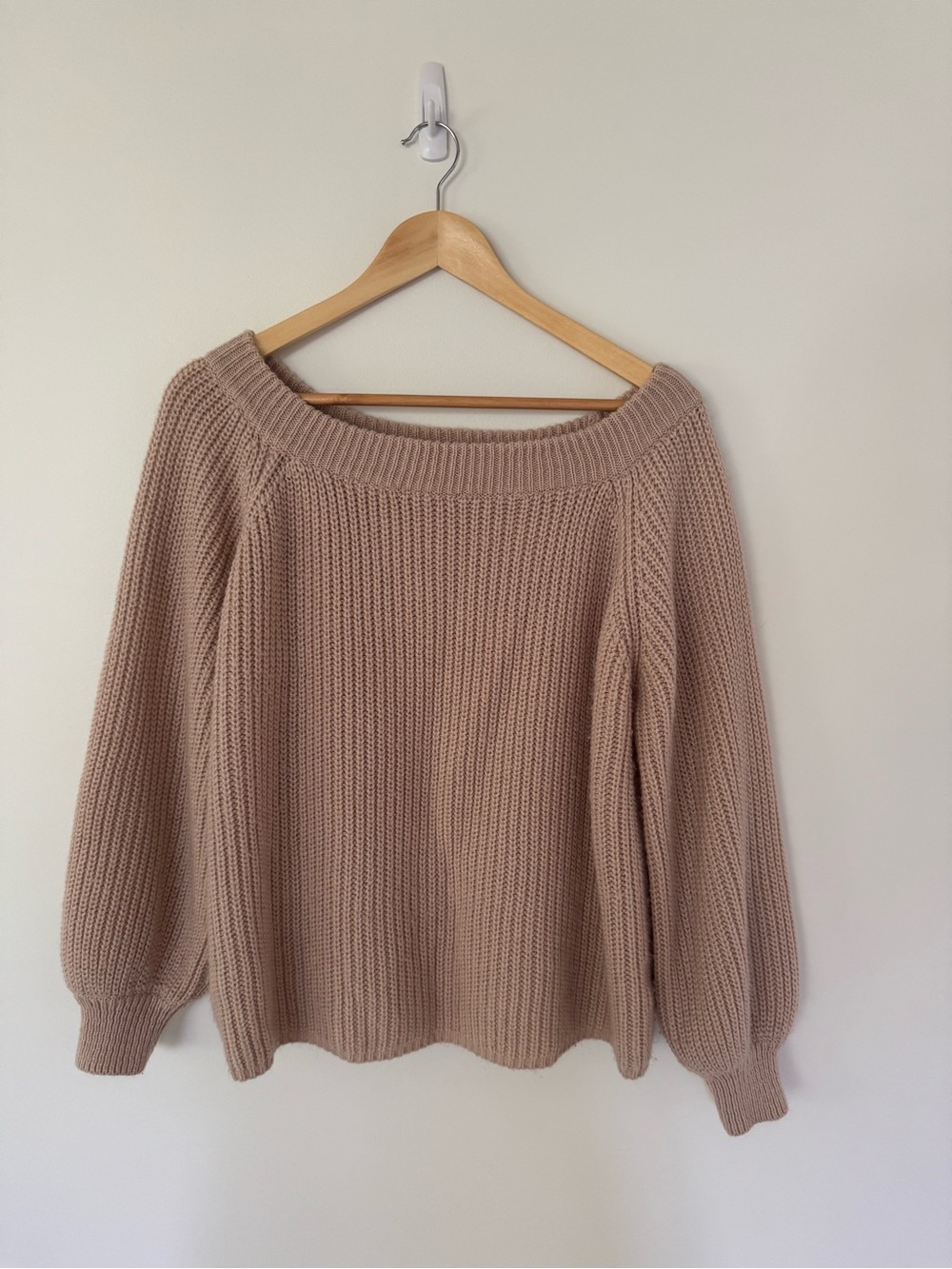 Women's Off-Shoulder Chunky Knit Sweater in Dusty Pink